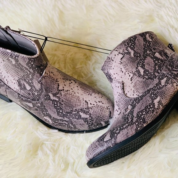 Cat & Jack Girls Snake Skin Boots NWT - Picture 2 of 5